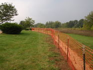 Barrière en plastique de HDPE de Vierge clôturant la maille pour la barrière d'avertissement 110*26mm de construction