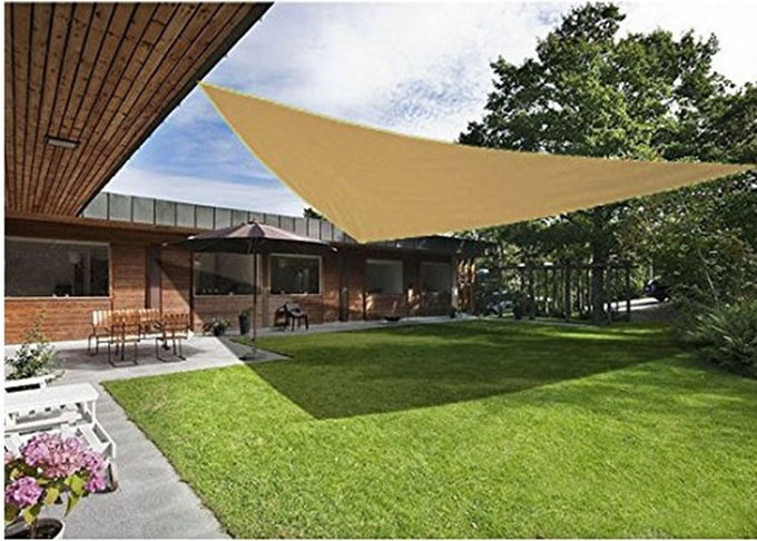 Haute voile d'ombre de Sun de taux d'ombre pour la forme de triangle de parking d'entrée de patio